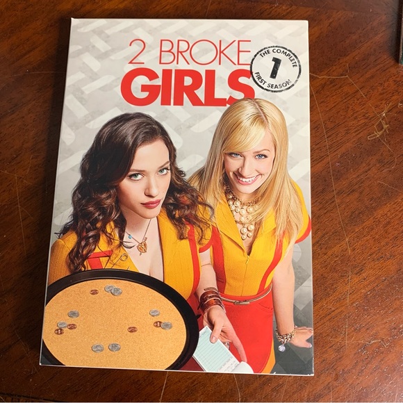 Two Broke Girls Television Series Season One DVD Set - Picture 1 of 5